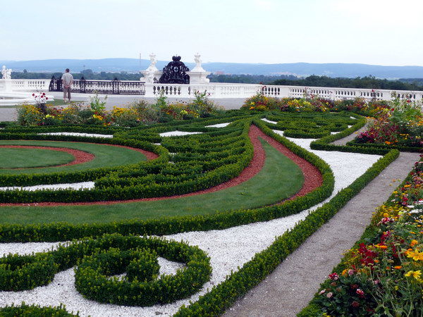 Der Barokgarten ist in mehrere Terassen gegliedert.