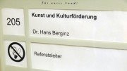 Türschild Kunst und Kulturförderung | Dr. Hans Berginz - Referatsleiter