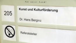 Türschild Kunst und Kulturförderung | Dr. Hans Berginz - Referatsleiter