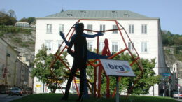 Erinnerung an das ehemalige BRG am Hanuschplatz in Salzburg