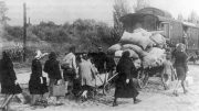 1945 | Flüchtlinge erreichen den Zug