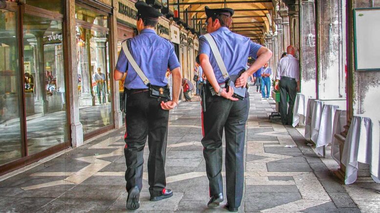 Ital. Polizisten auf Streife