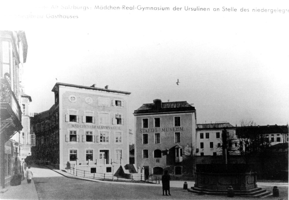 Der Neubau des Mädchen-Realgymnasiums der Ursulinen an Stelle des Stiegl-Brauhauses. Fotosammlung, Stadtarchiv Salzburg. Signaturnr.1207.0412.1