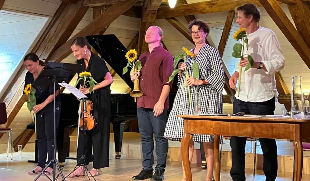 Applaus für Georg Wacks, Marie-Theres Arnbom, Lorenz Raab, Daniela Preimesberger und Christine Renghofer (von rechts nach links)